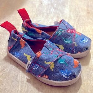 5T TOMS Boys Walking Shoes with Dinosaurs